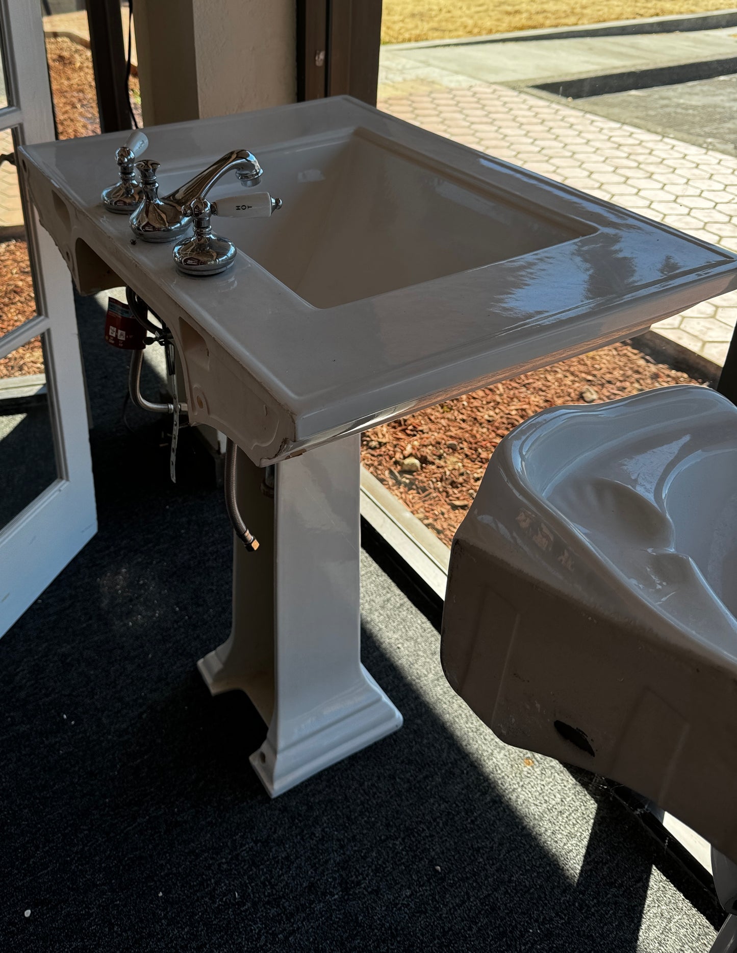 Kohler Pedestal Sink