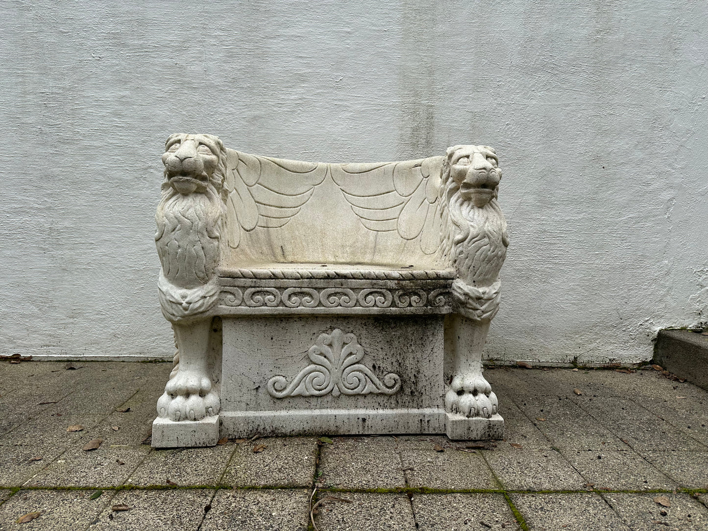 Renaissance Lion Chair