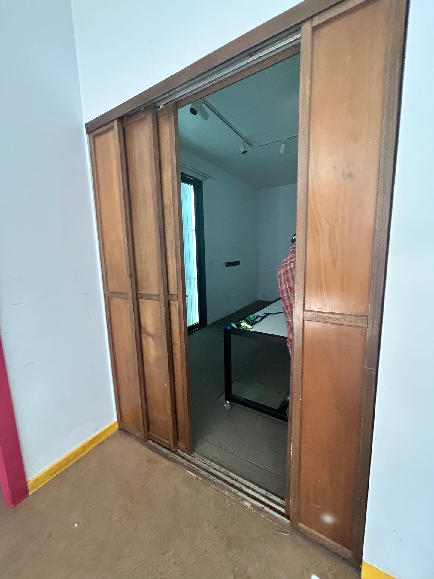 Telescoping doors - 6 Panels, Tropical Hardwood