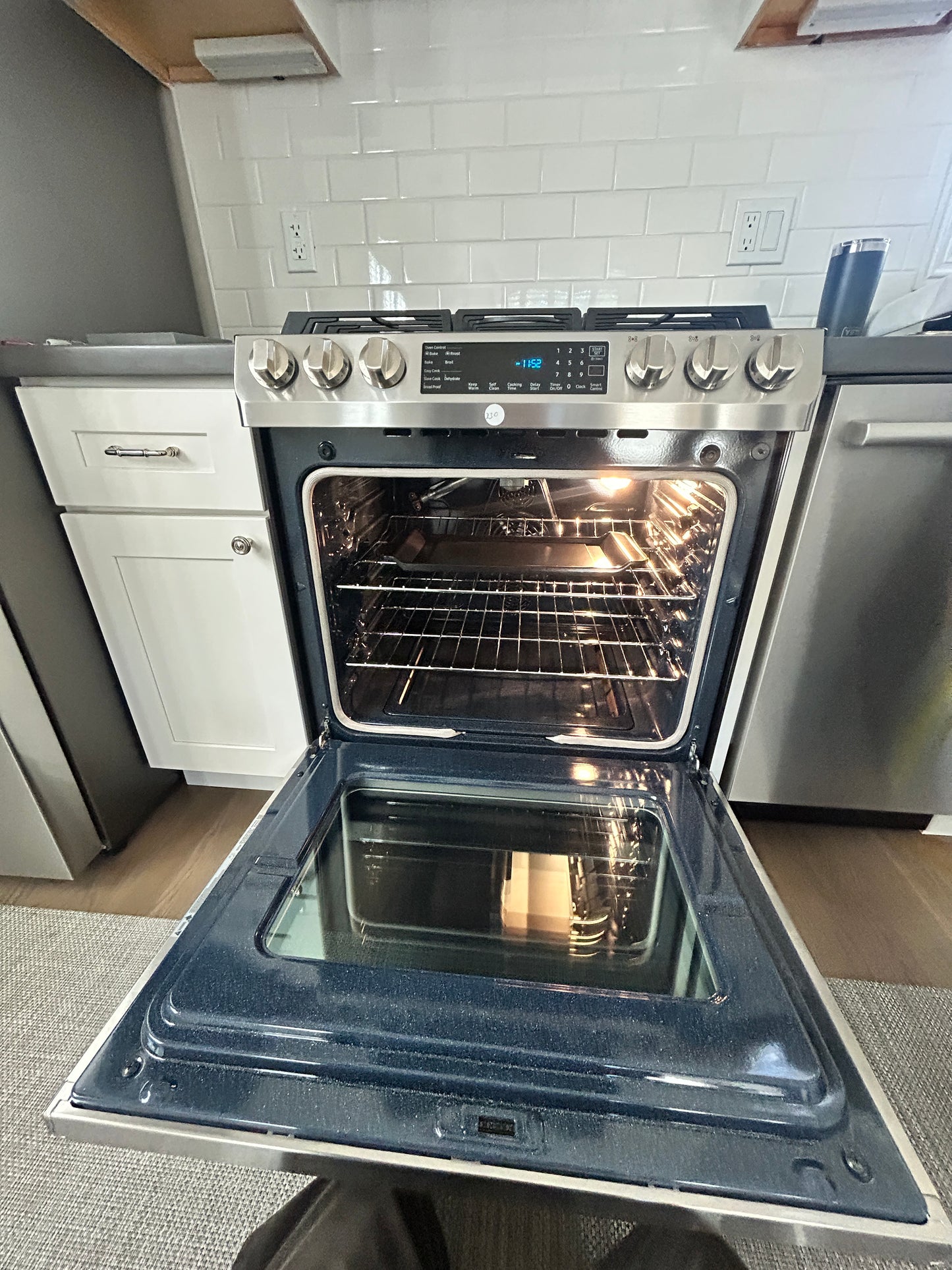 Samsung Slide in Gas Range; 5.8 cu ft