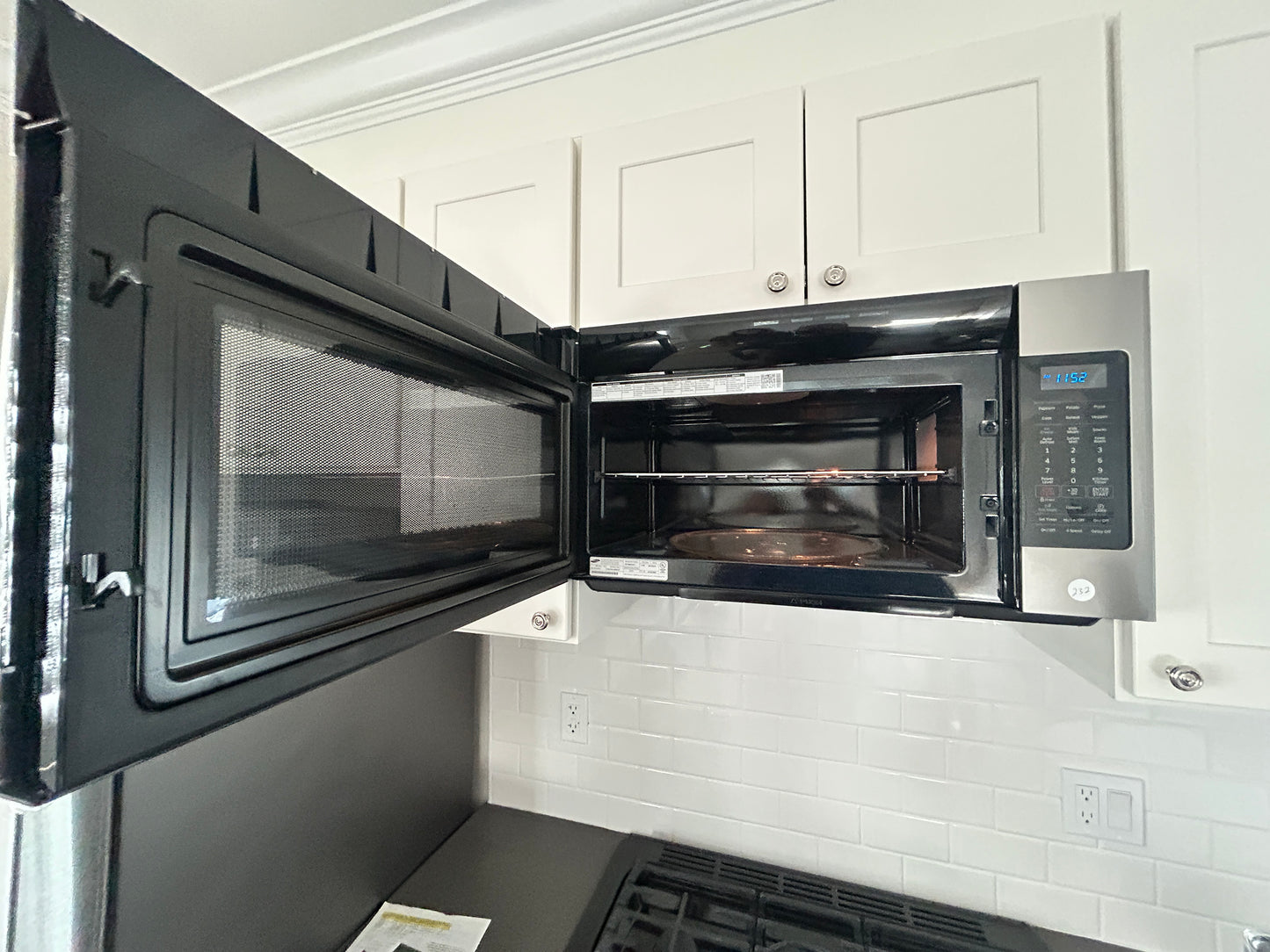 Samsung Microwave 1.8 cu.ft
