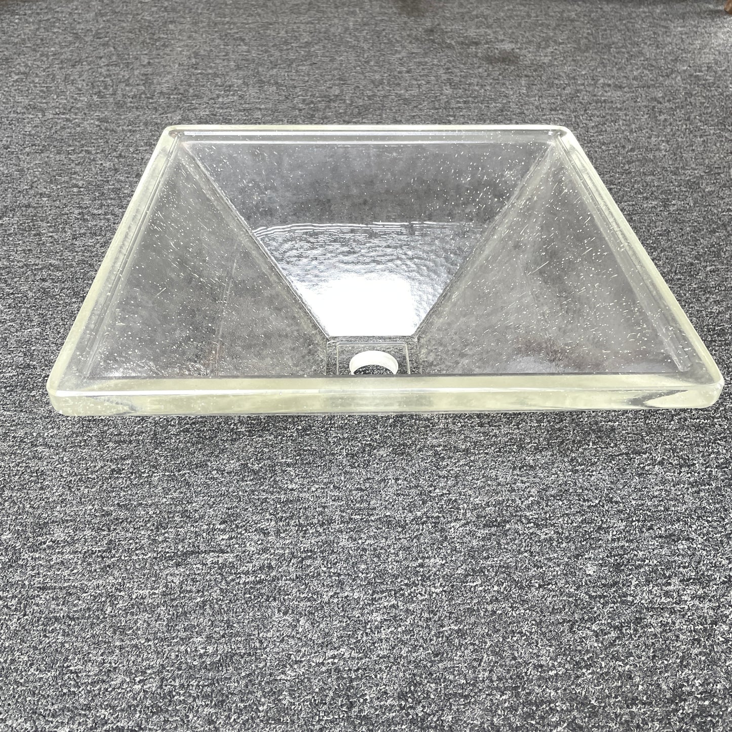 Glass vessel sink