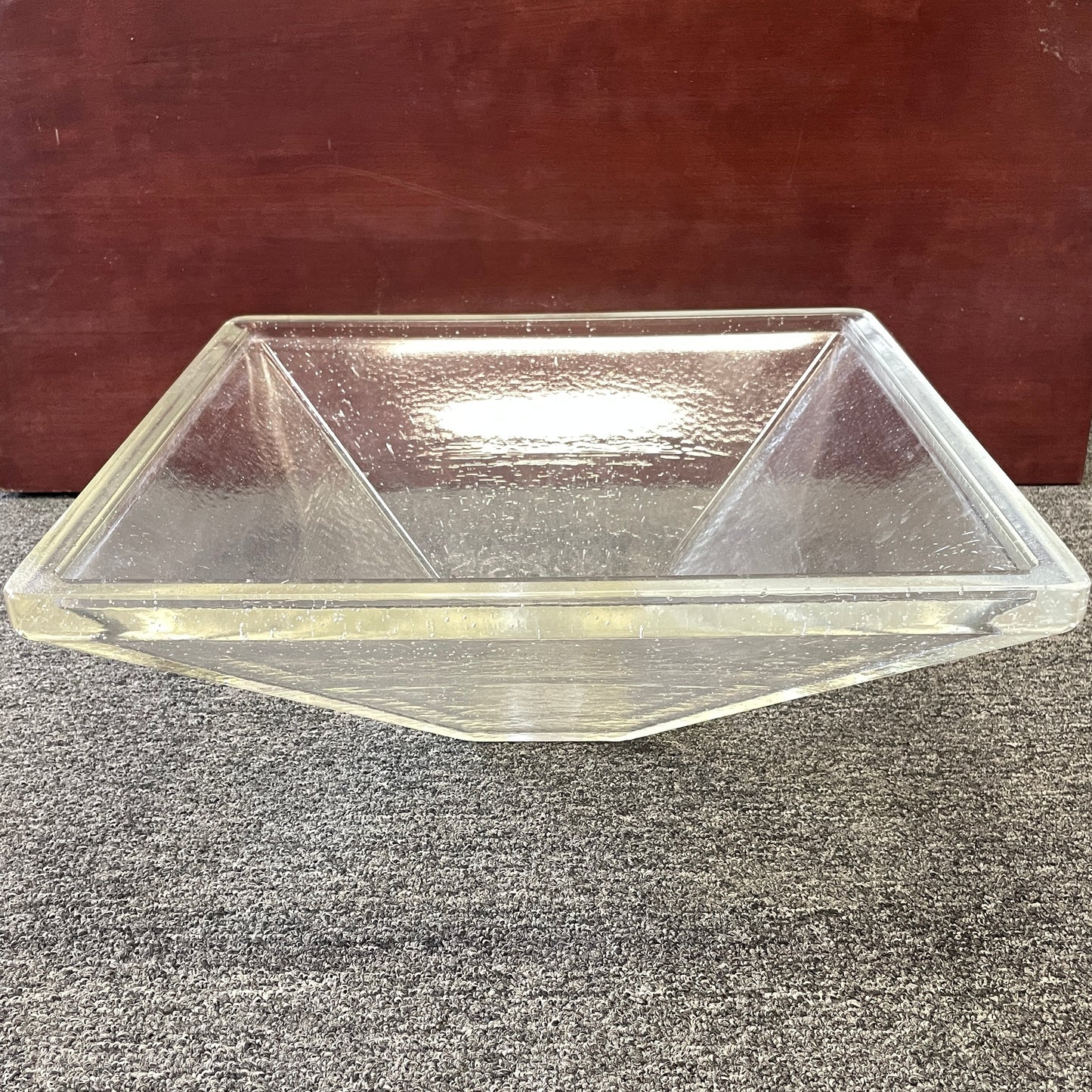 Glass vessel sink