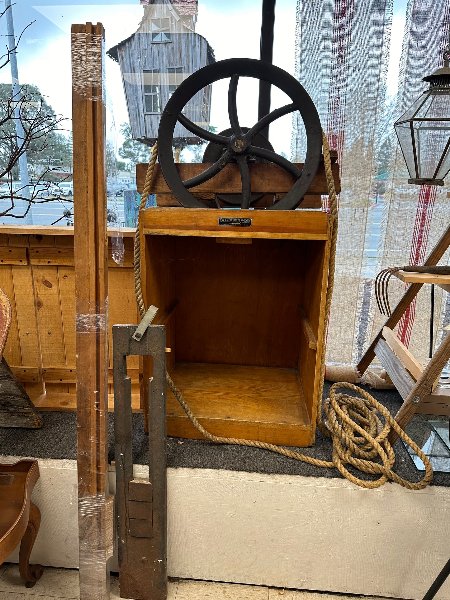 Dumbwaiter