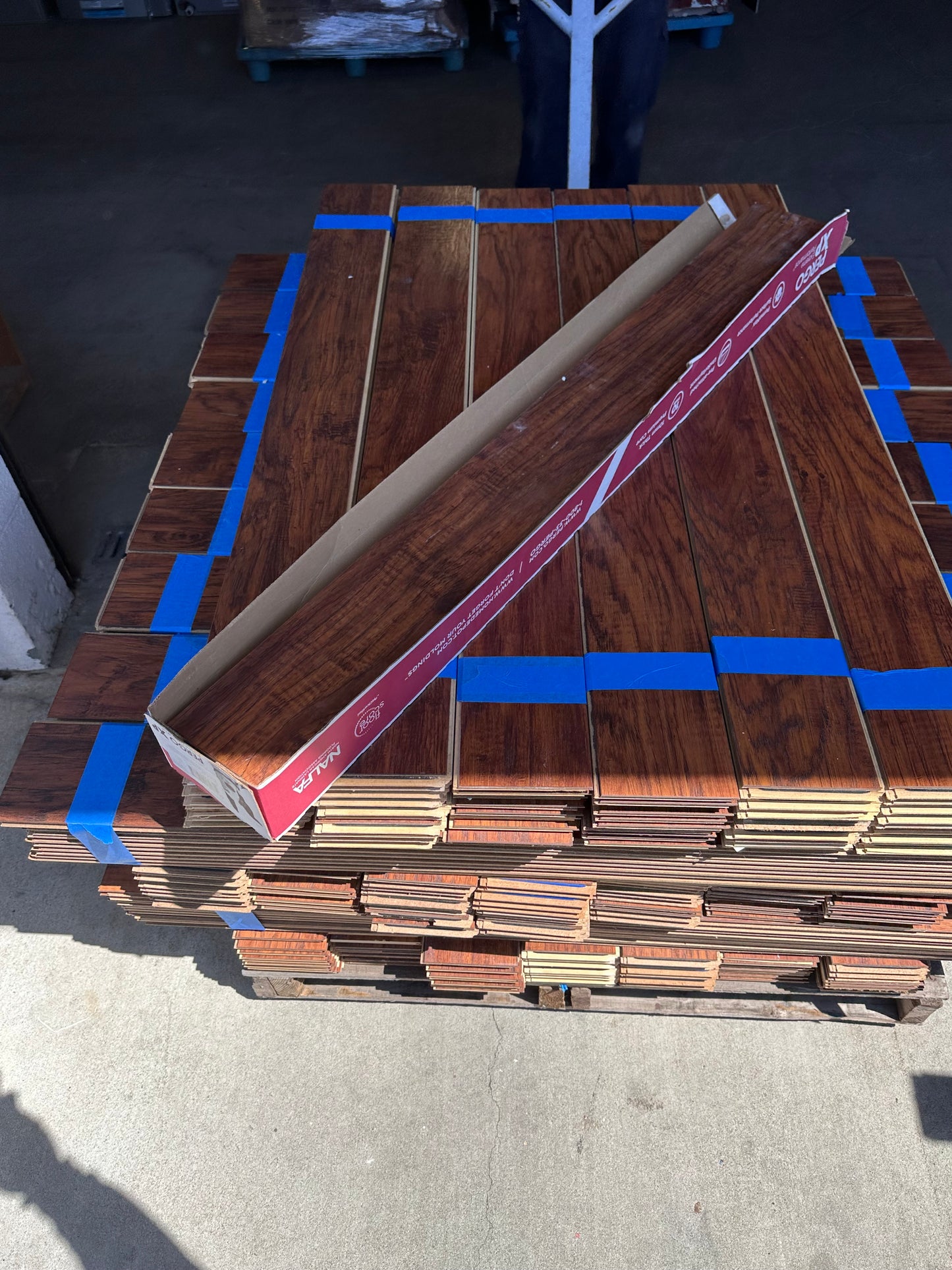Pergo Flooring - Highland Hickory