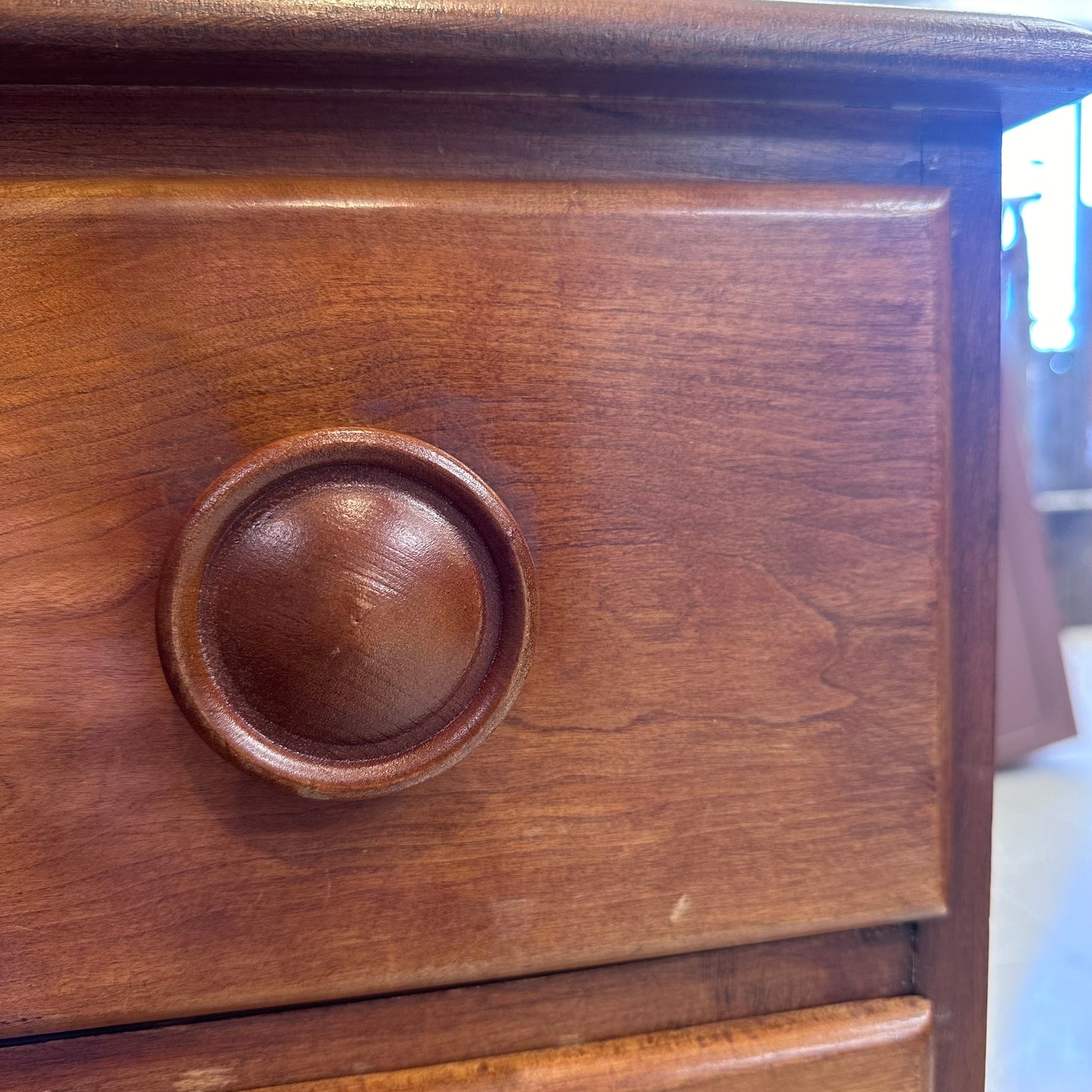 Dresser With Big Knobs