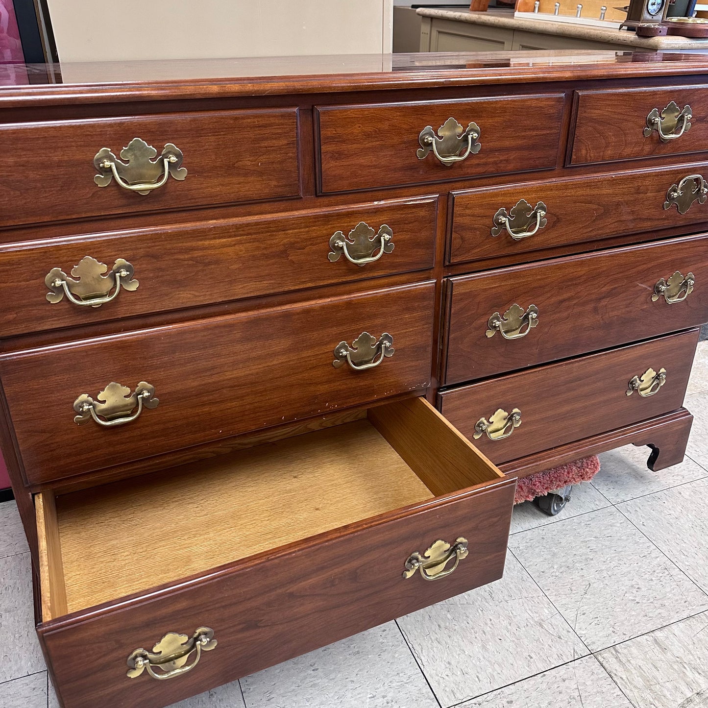 Virginia Galleries Dresser