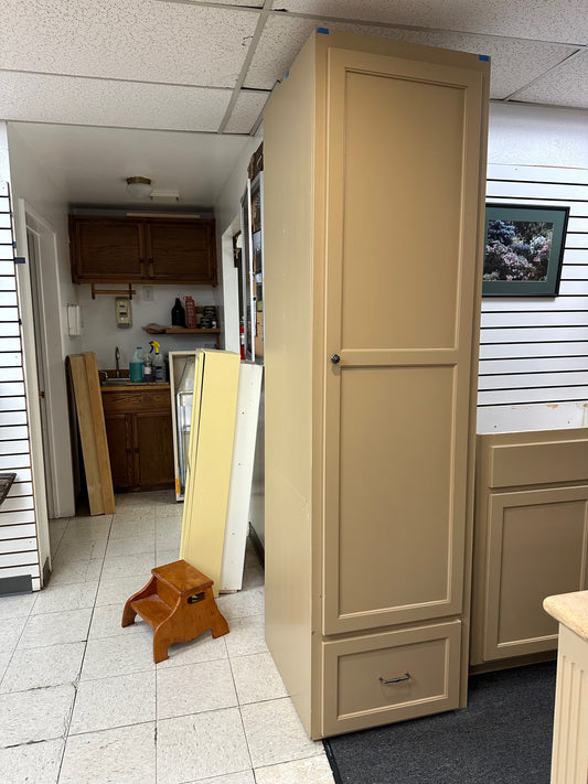Broom Closet 1 Door 1 Drawer