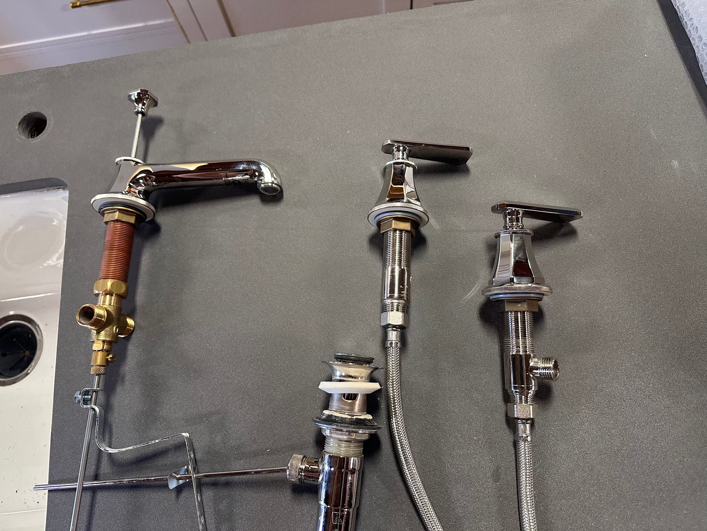 THG Paris Tradition with Lever Handles  Widespread Lavatory Set with Drain