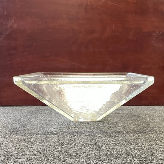 Glass vessel sink